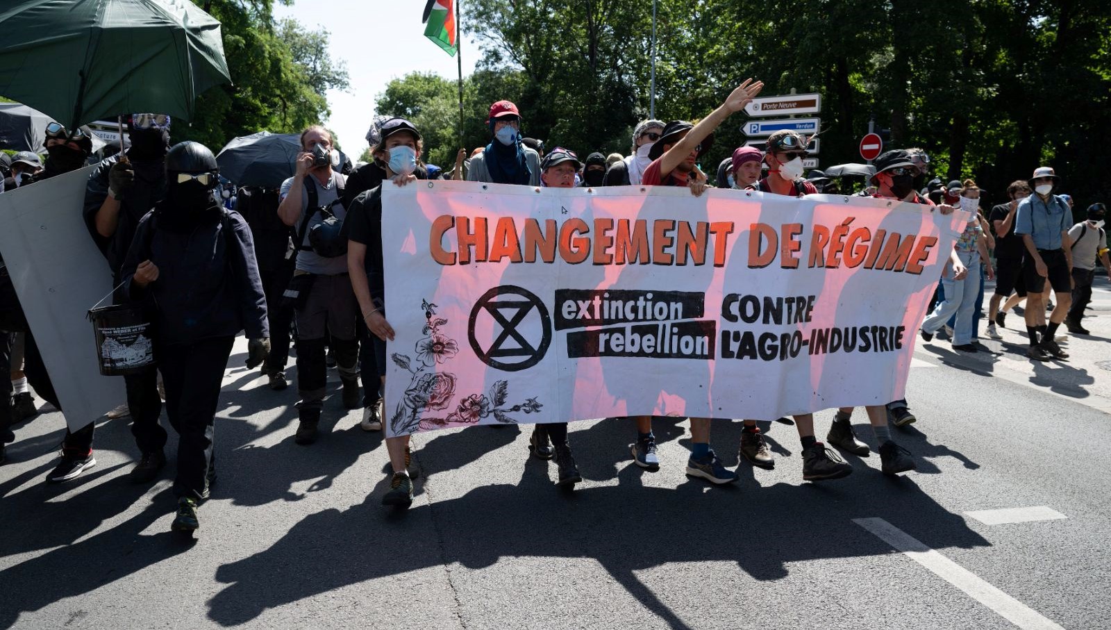 Fransa’da yapay su havzaları protestosu: 6 yaralı, 5 gözaltı