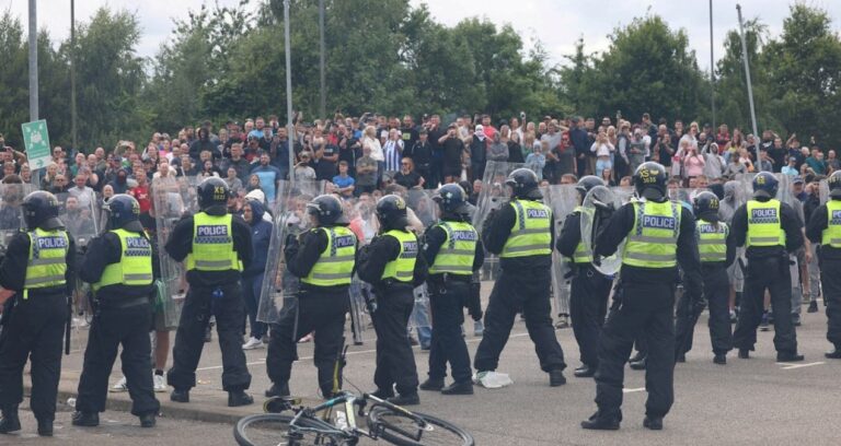 yeni-alman-hukumetinin-ilk-icraati-sinirlari-kapamak-oldu-x6kUZI48.jpg